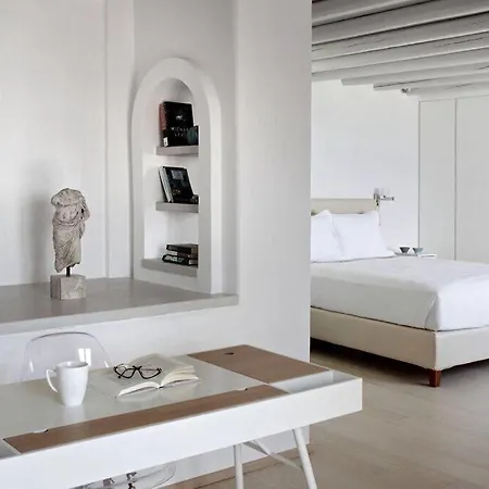 Villa Chloe - Private Beachfront Mykonos Town
