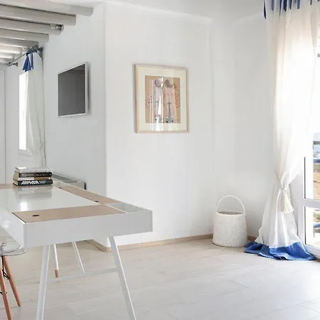Villa Chloe - Private Beachfront Mykonos Town