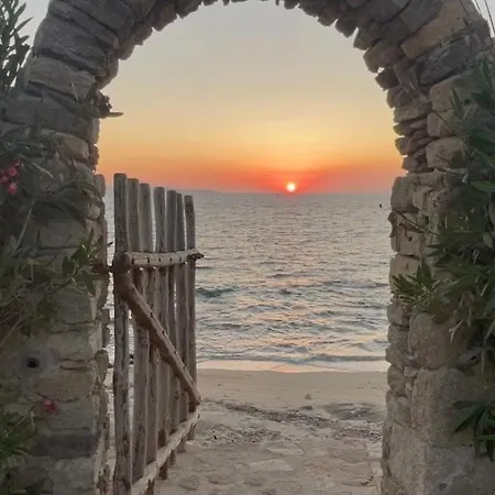 Chloe - Private Beachfront * Agios Ioannis Diakoftis